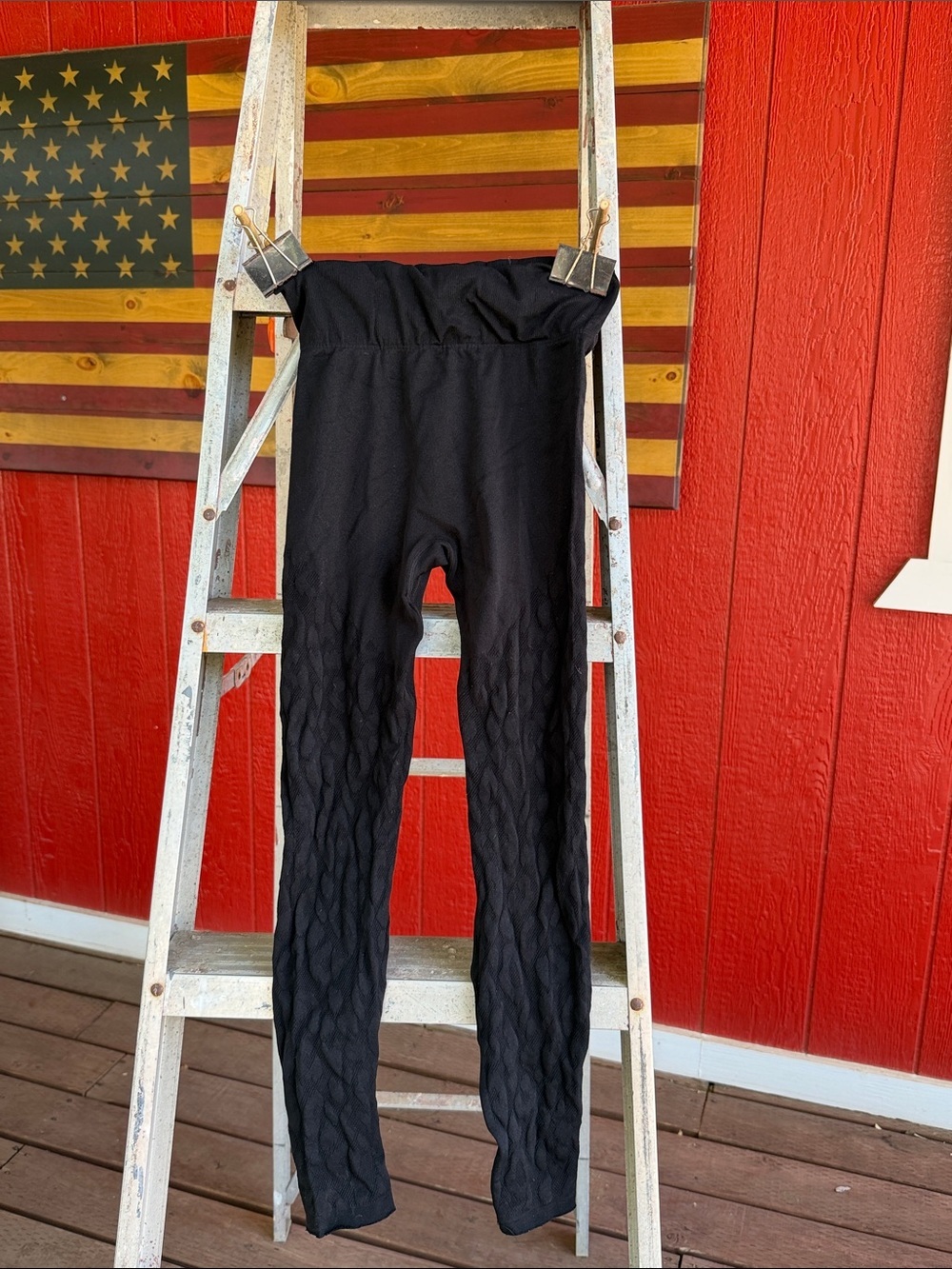 Fabletics Black Textured Leggings - Picture 2 of 3
